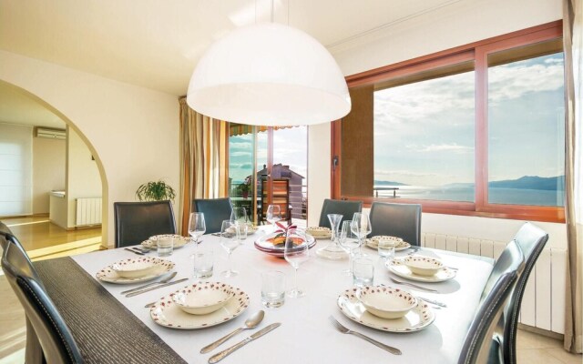 Beautiful Home in Rijeka With Wifi and 5 Bedrooms