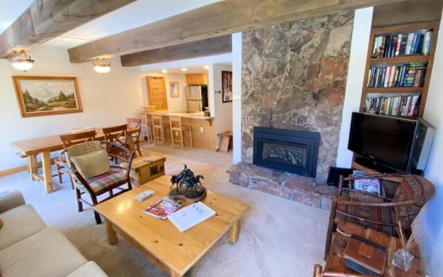 #205 Vail International