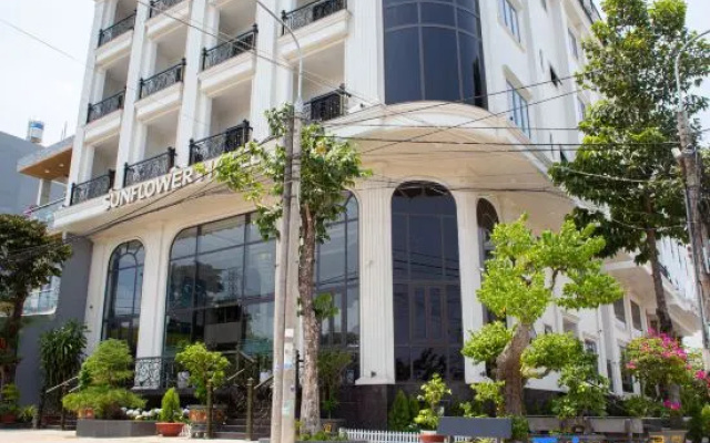 Sunflower Hotel & Apartment Nhon Trach – Exterior – Nhon Trach