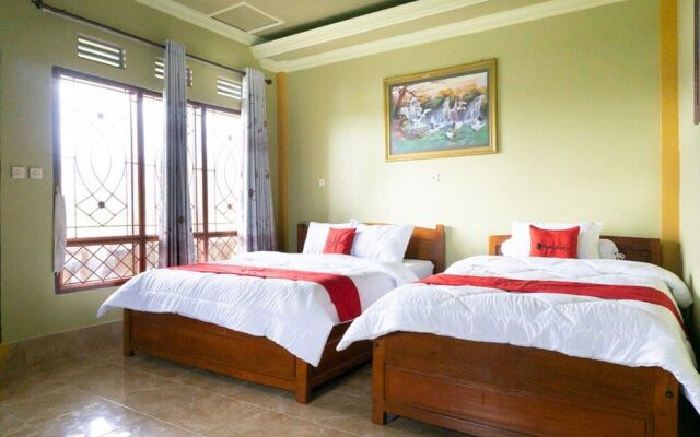 RedDoorz near Senaru Rinjani