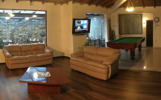 Hotel La Colina