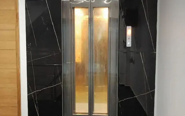 Hotel A10 International
