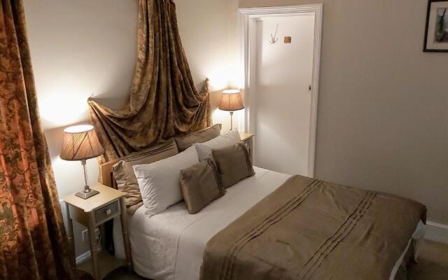 Clarence House Apartments