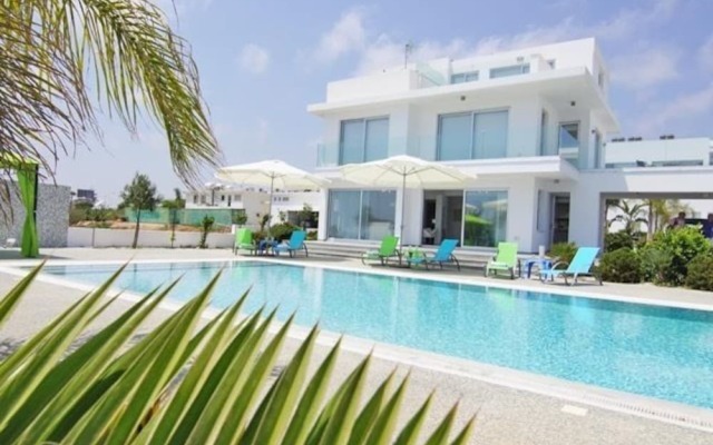 Sky White Pearl Villa