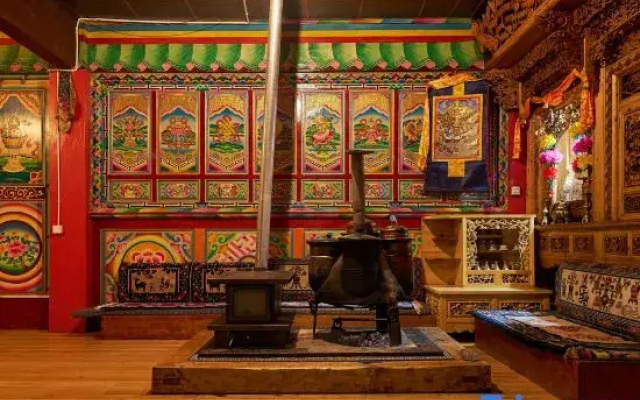 Shangri-La Pond Pine Forest Card Homestay