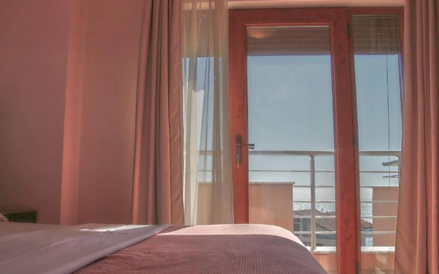 Hotel Nais Beach