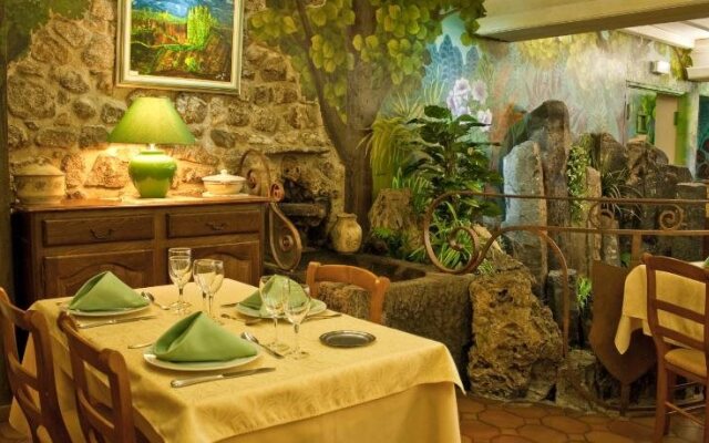 Hôtel au Pont de Raffiny