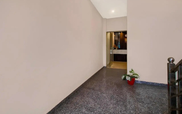 Itsy Hotels Om Pushp Residency