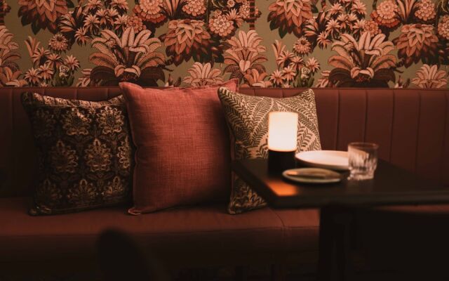 The Sarah by Urban Rest