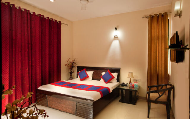 OYO 530 Hotel Azhan Residency