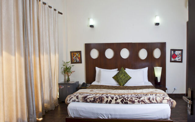 OYO Premium Medanta 2