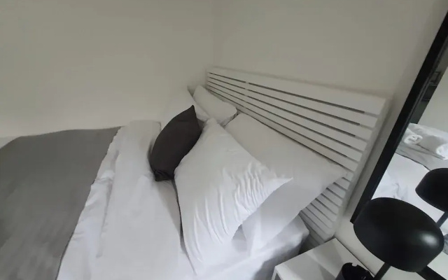 Private Room - Ensuite Bathroom - Free Parking