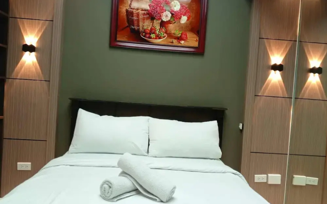 Cozy Manila Condo Retreat With Shared Pool
