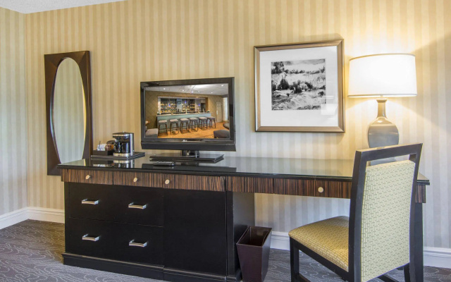 Omni Charlottesville Hotel