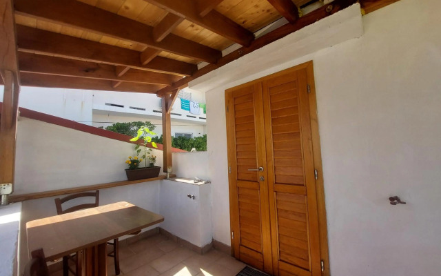 Apartments Pocrnić - 50 m from the beach