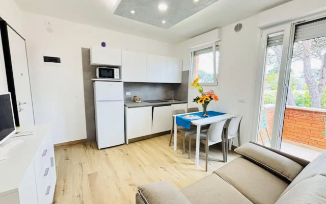 Comfy Apartment With Terrace by Beahostrentals