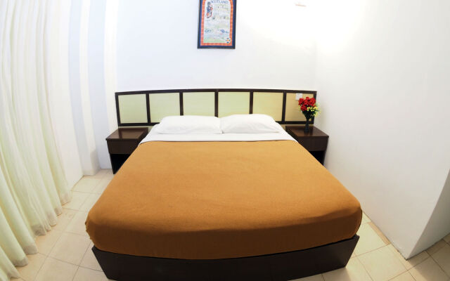 OYO 1192 Hash House Hotel