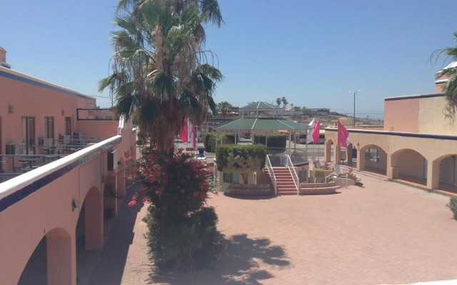Los Jitos Hotel & Suites