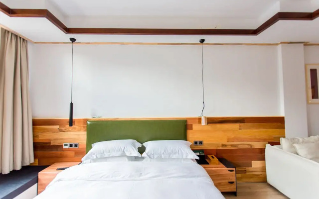 Wangshan Travelling With Hotel