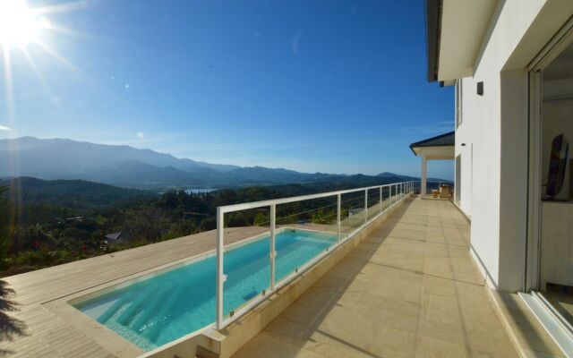 Casa Serena  piscine et vue panoramique