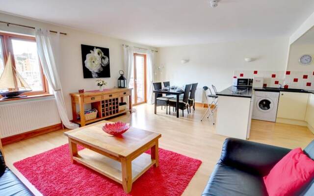 Modern Holiday Home in Milford Haven With Balcony