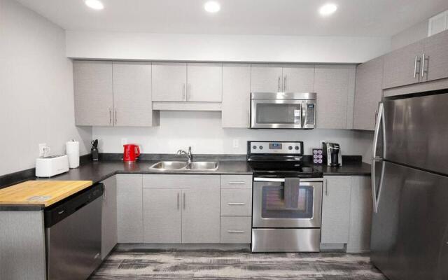Modern and Comfortable Townhouse in South Winnipeg