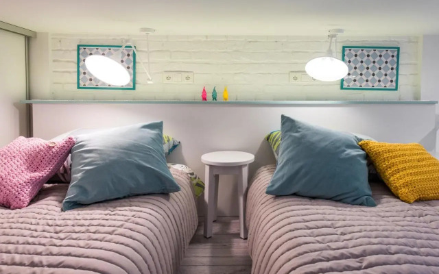 Cheerful Air Conditioned Apartment with Mezzanine And Parking - Old Town
