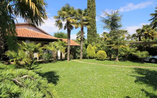 Bungalow mit Schönem Garten und Klimaanlage