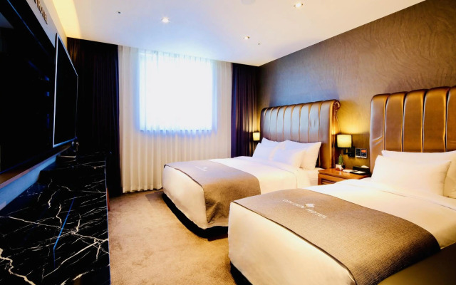 Golden Business Hotel