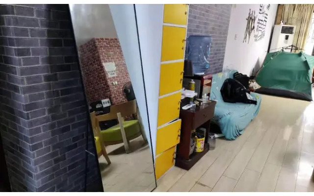 Pinkhostelling laternational