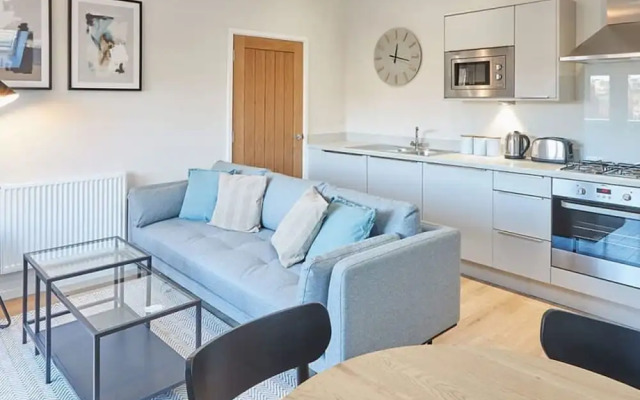 Host Stay Skyline Apartment