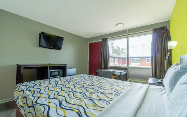 Lamplighter Inn By OYO Independence