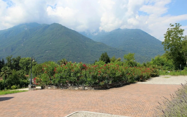 Oleandro 1 Apartment in Mergozzo With Pool