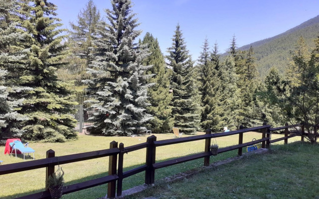 Appartamento Pragelato centro con giardino privato