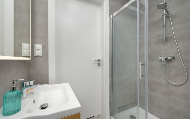 Apartment With Balcony by Renters