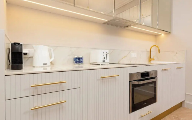 Mennica Morganit by Renters Prestige