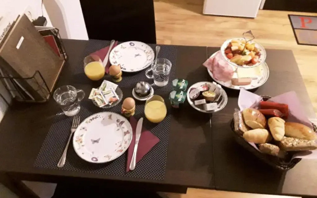 B & B D N Engel