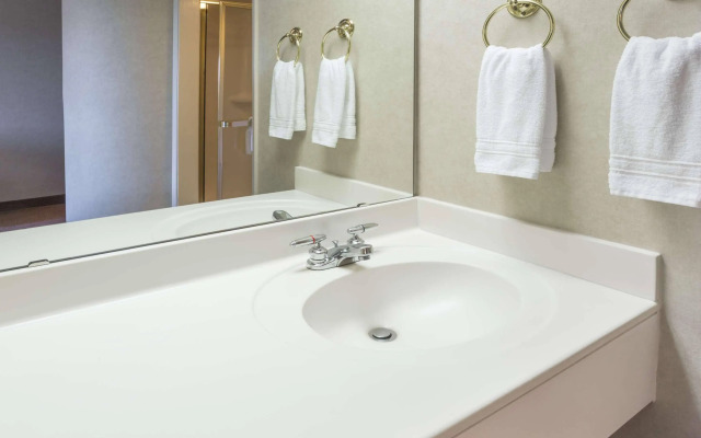 SureStay Plus Hotel by Best Western Portland East