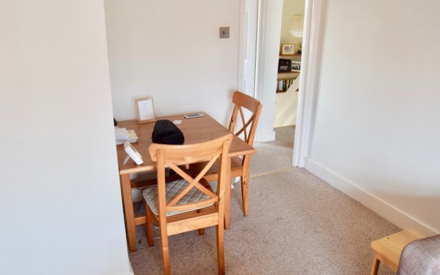 Homely 1 Bedroom Clapham Flat With City Views