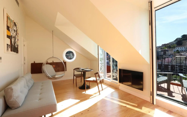 Downtown, Lisbon Apartment