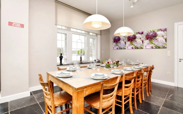 Luxurious Holiday Home in Courtil with Hot Tub
