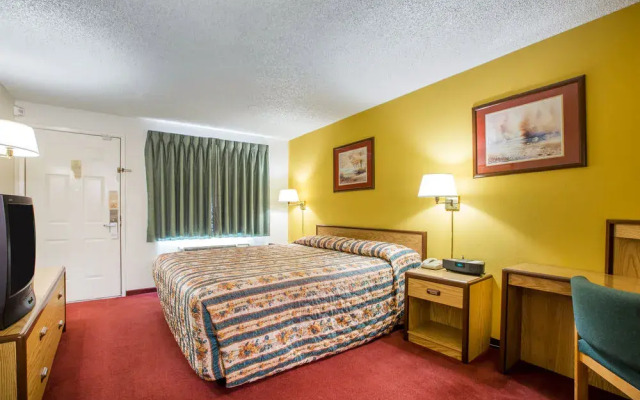 Motel 6-Fresno, CA - Yosemite Hwy