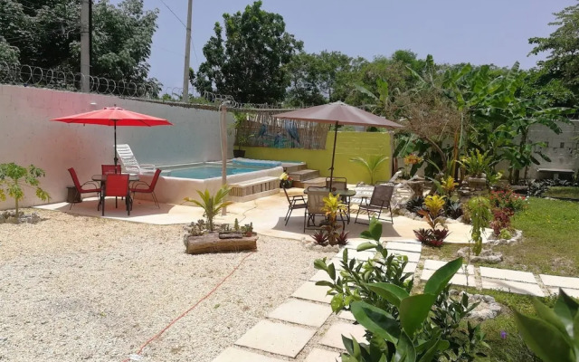 Yellow Submarine Sea View