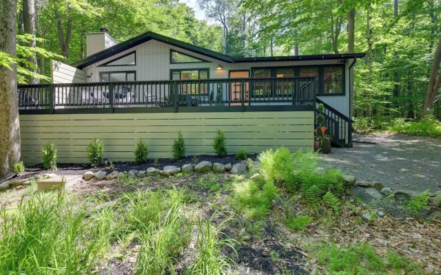 'sweetfern' Gouldsboro Cabin: Deck + Lake Access