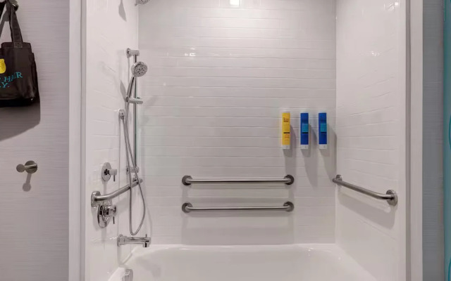 TRU BY Hilton Galveston