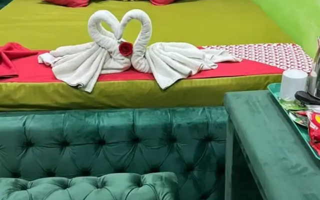 White palace Airport hotel