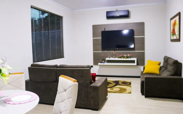 Casa Central piscina e AC para 8 hospede