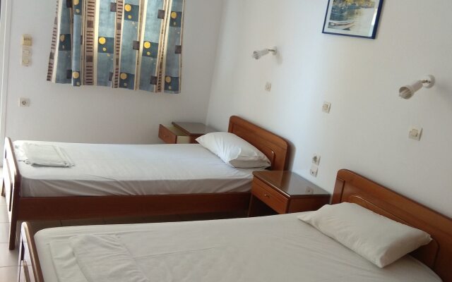 Lemon Grove Hotel and Studios