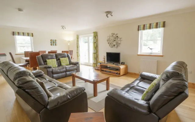 Lon Cottage