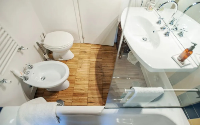 Portico - WR Apartments